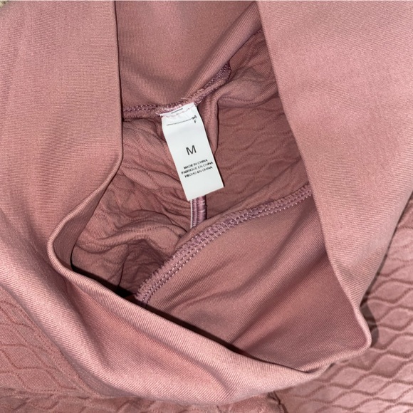 2 for $20 or 5 for $40
AMAZON BOOTY LEGGINGS - MEDIUM - Picture 6 of 6